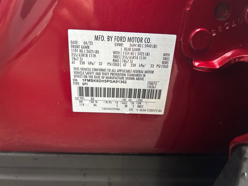 Used 2023 Ford Explorer XLT AWD/4WD image 32