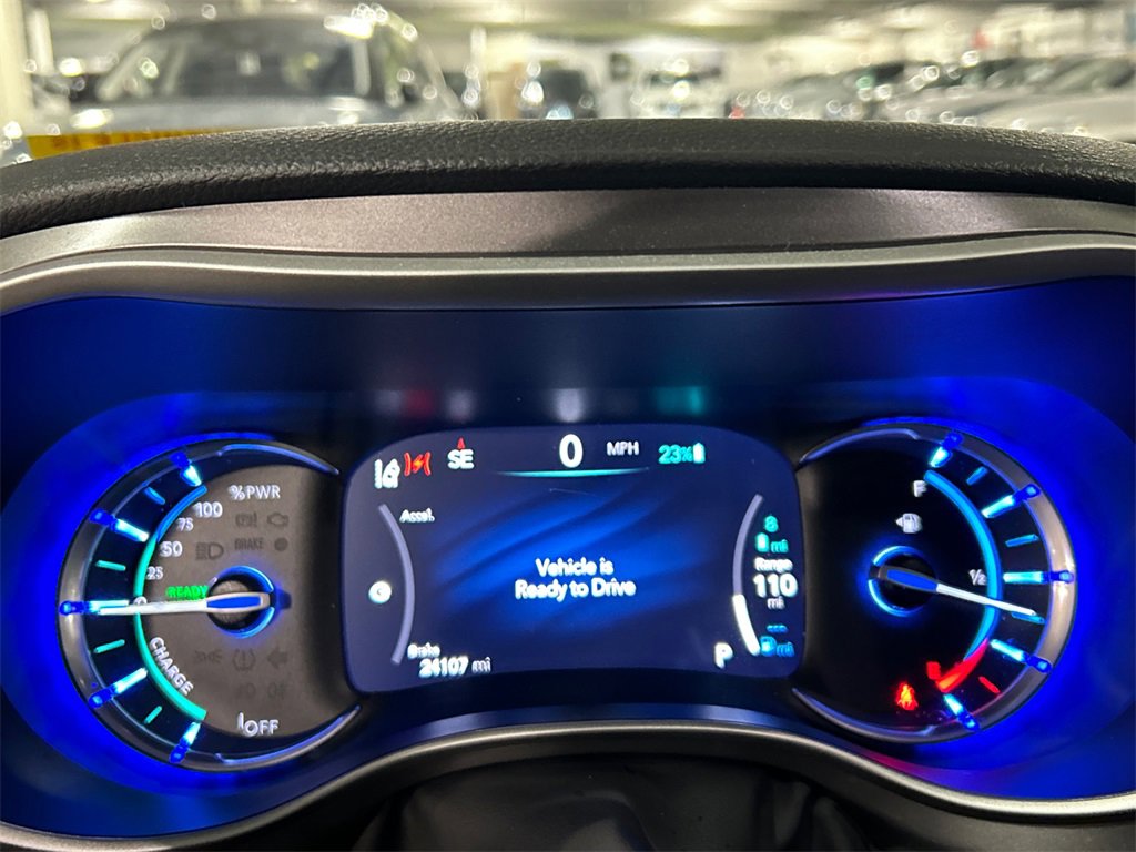 Used 2022 Chrysler Pacifica Touring-L image 15