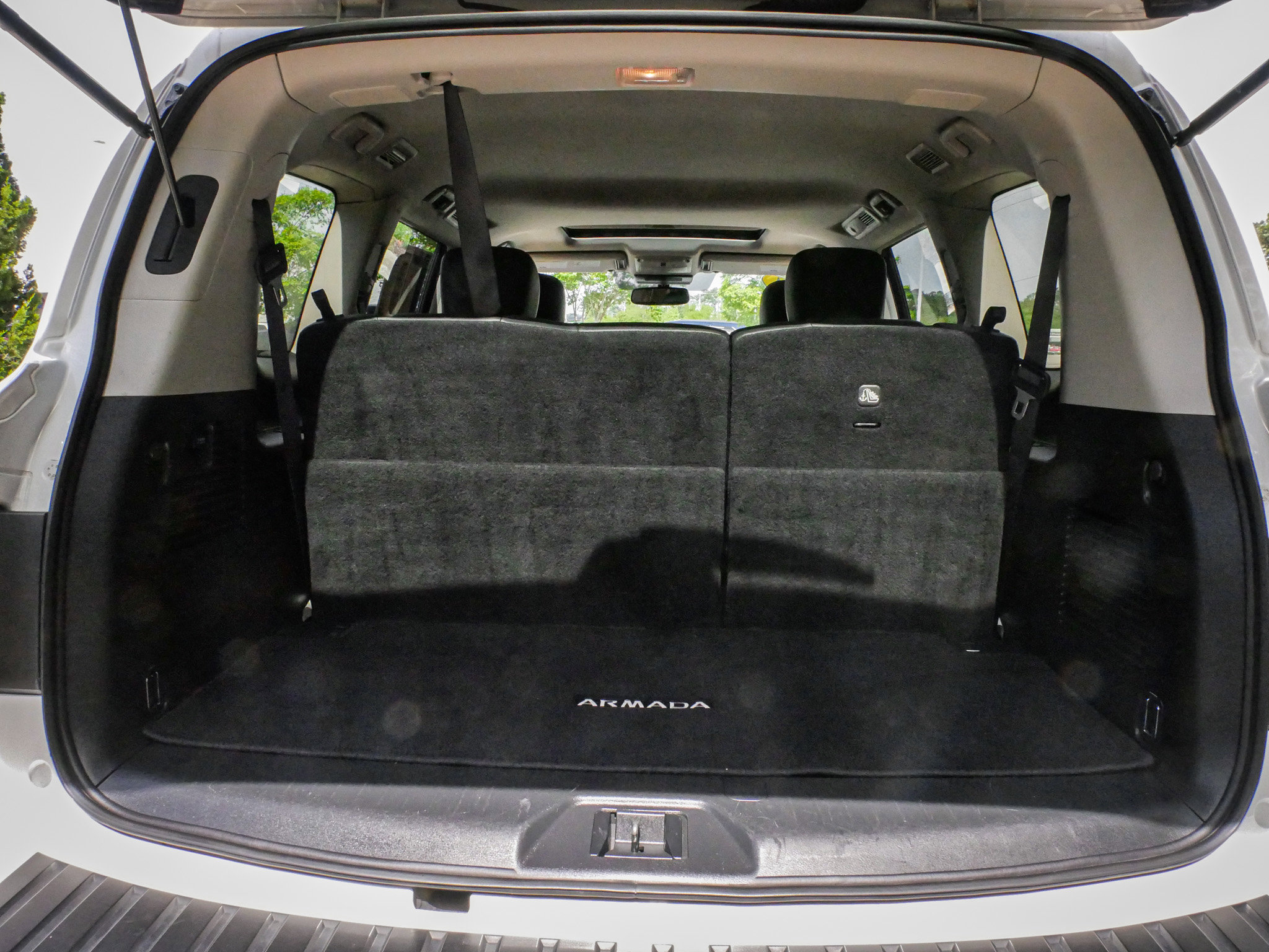 Used 2024 Nissan Armada SL w/ Captain's Chairs Package image 33