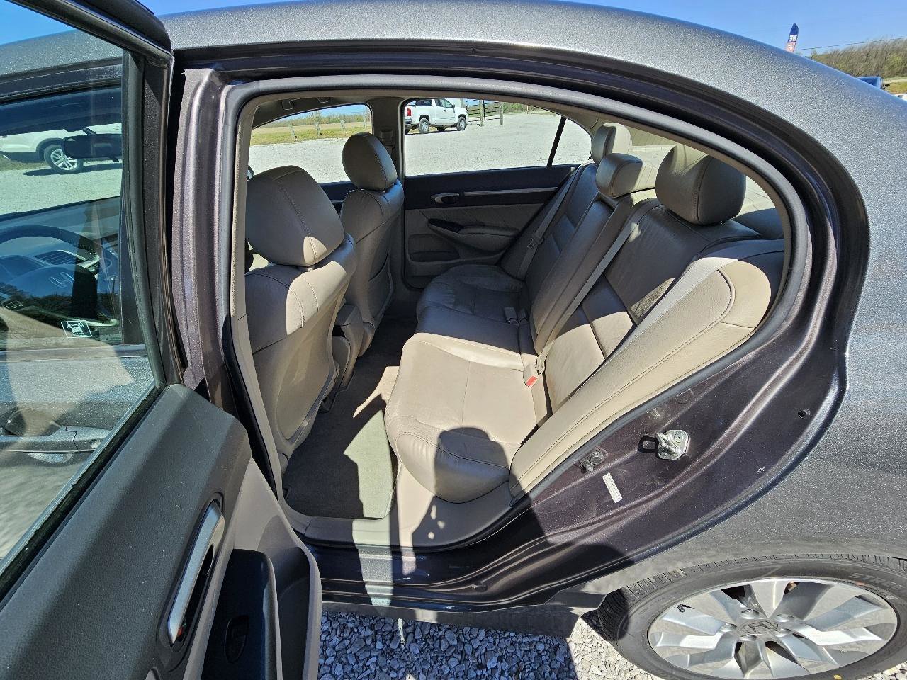 Used 2010 Honda Civic EX-L image 18
