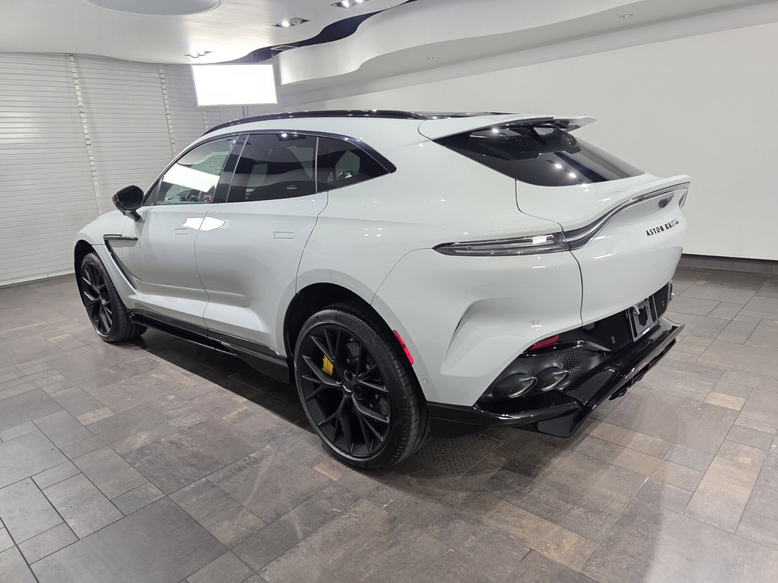 New 2026 Aston Martin DBX 707 image 2