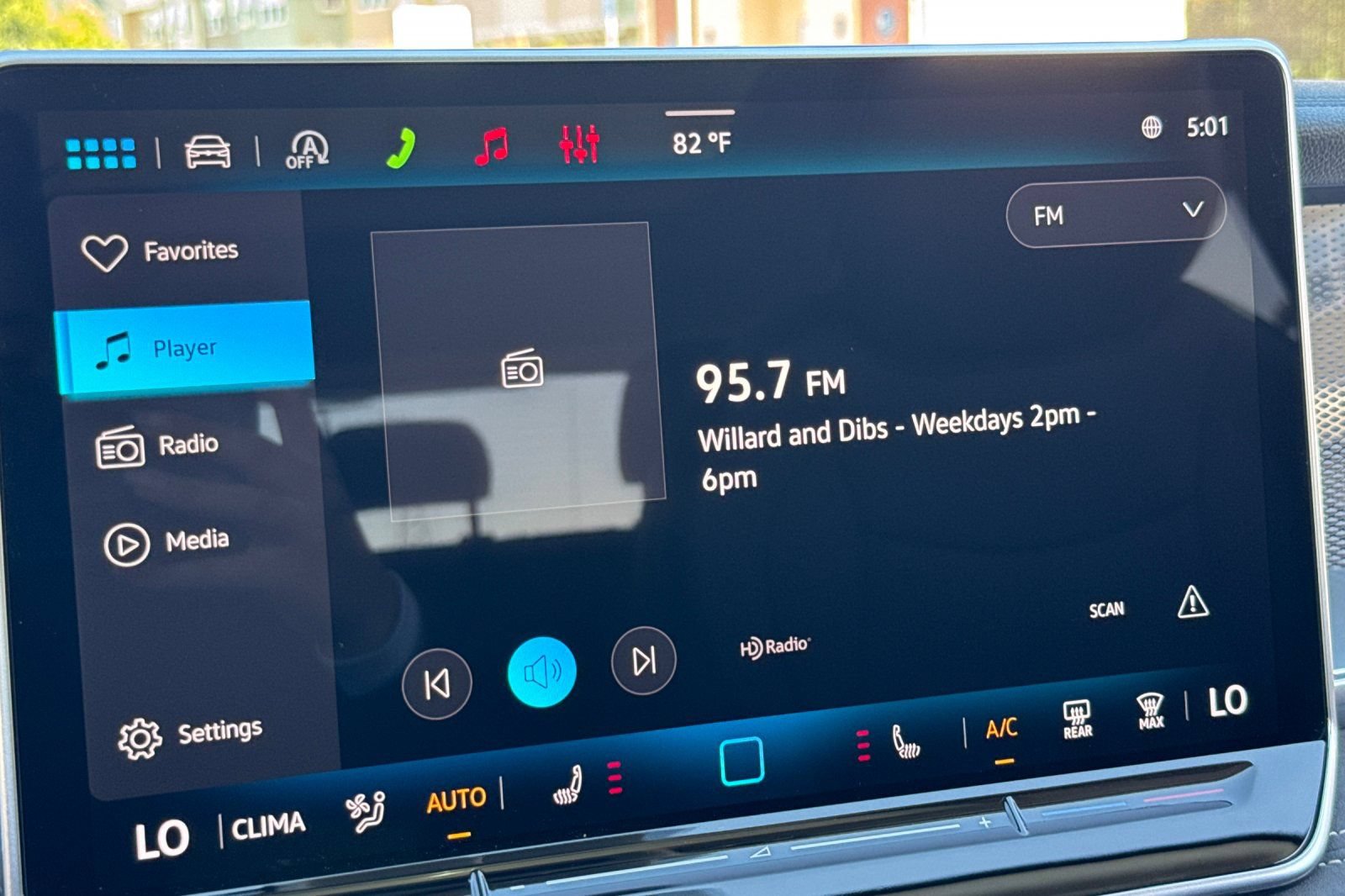 New 2026 Volkswagen Tiguan SE AWD/4WD image 18