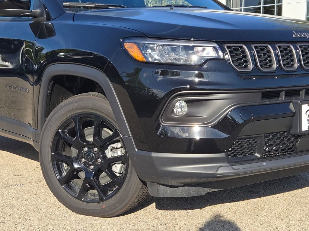 New 2026 Jeep Compass Latitude image 3
