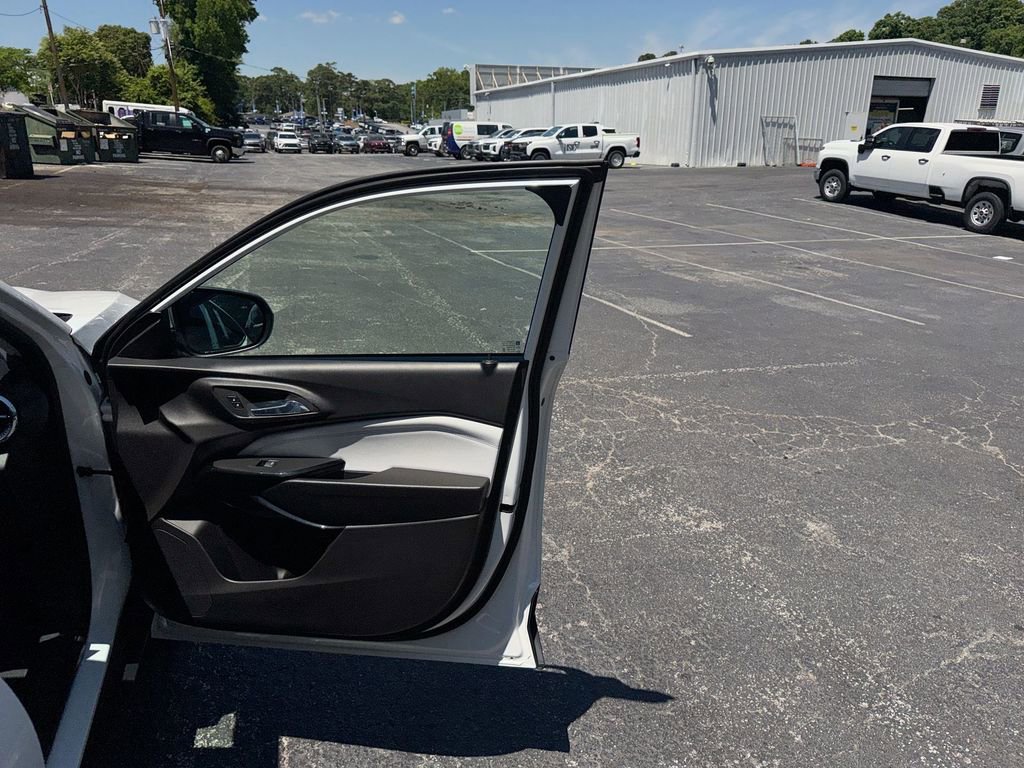 New 2026 Chevrolet Trax LT FWD image 32