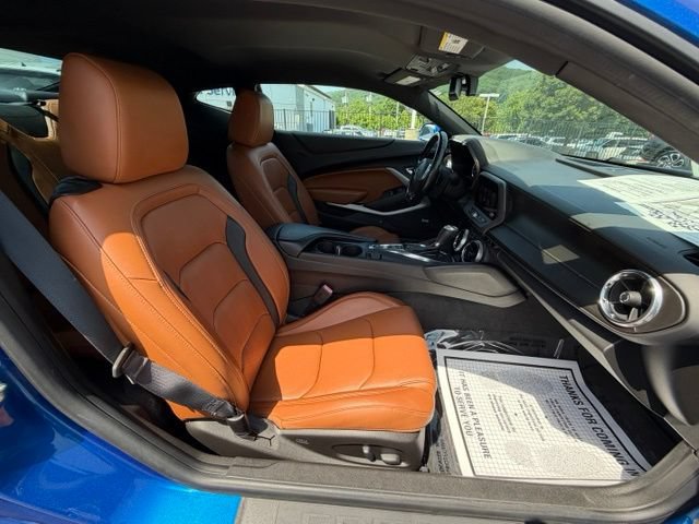 Used 2018 Chevrolet Camaro LT RWD image 34