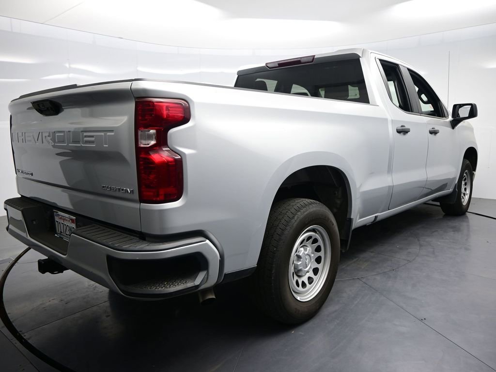Used 2022 Chevrolet Silverado 1500 Custom image 4