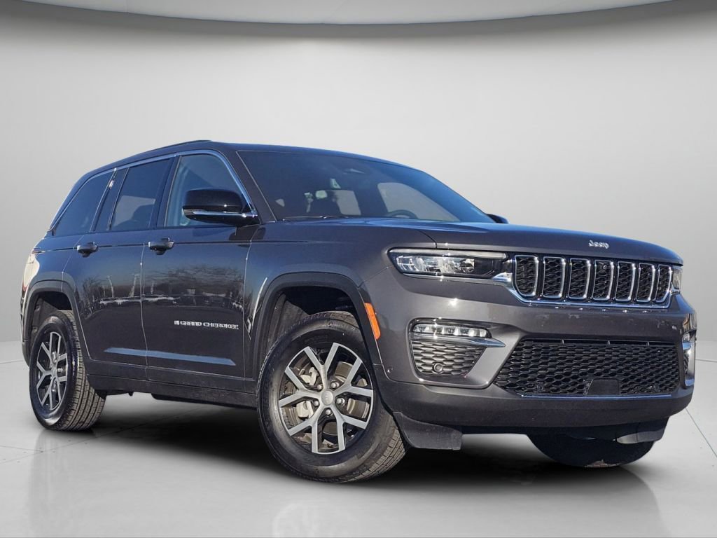 Used 2025 Jeep Grand Cherokee Limited w/ Luxury Tech Group II image 2