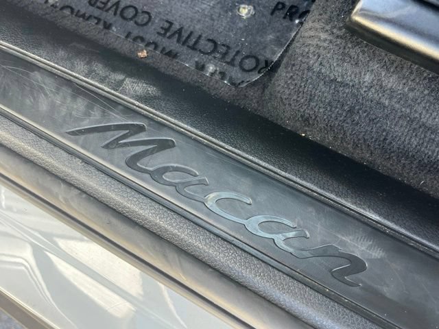 Used 2024 Porsche Macan AWD/4WD image 22