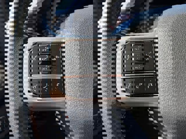 Used 2024 Ford Expedition XLT image 21