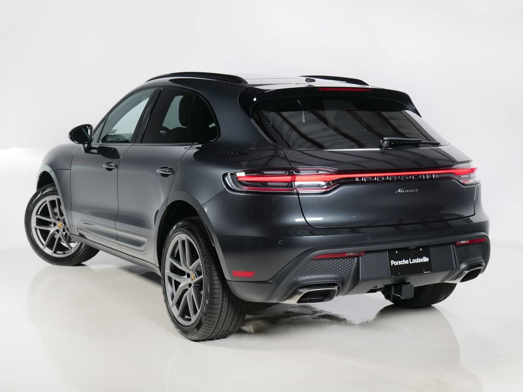 Certified 2026 Porsche Macan AWD/4WD image 3