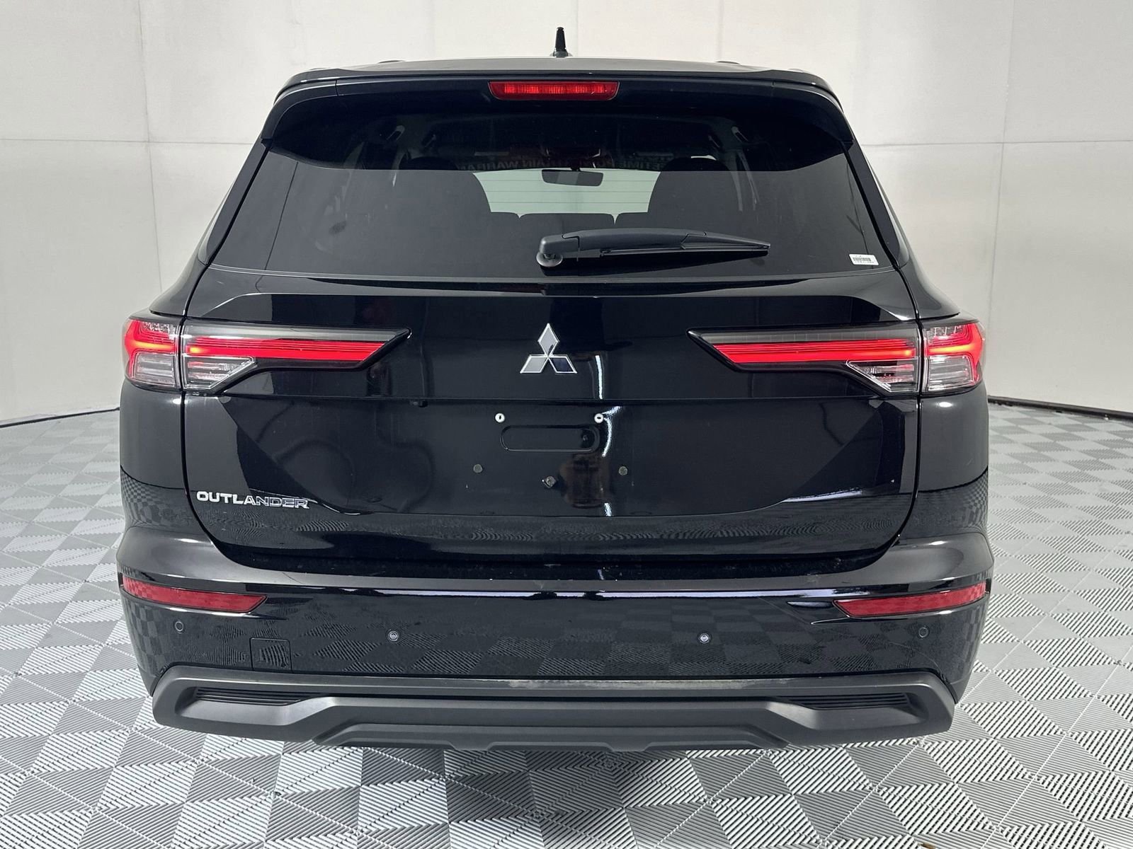 Used 2025 Mitsubishi Outlander ES image 7