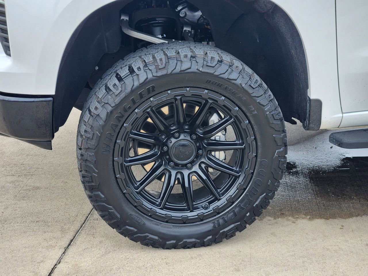 Used 2024 Chevrolet Silverado 1500 LT Trail Boss w/ Convenience Package II AWD/4WD image 11