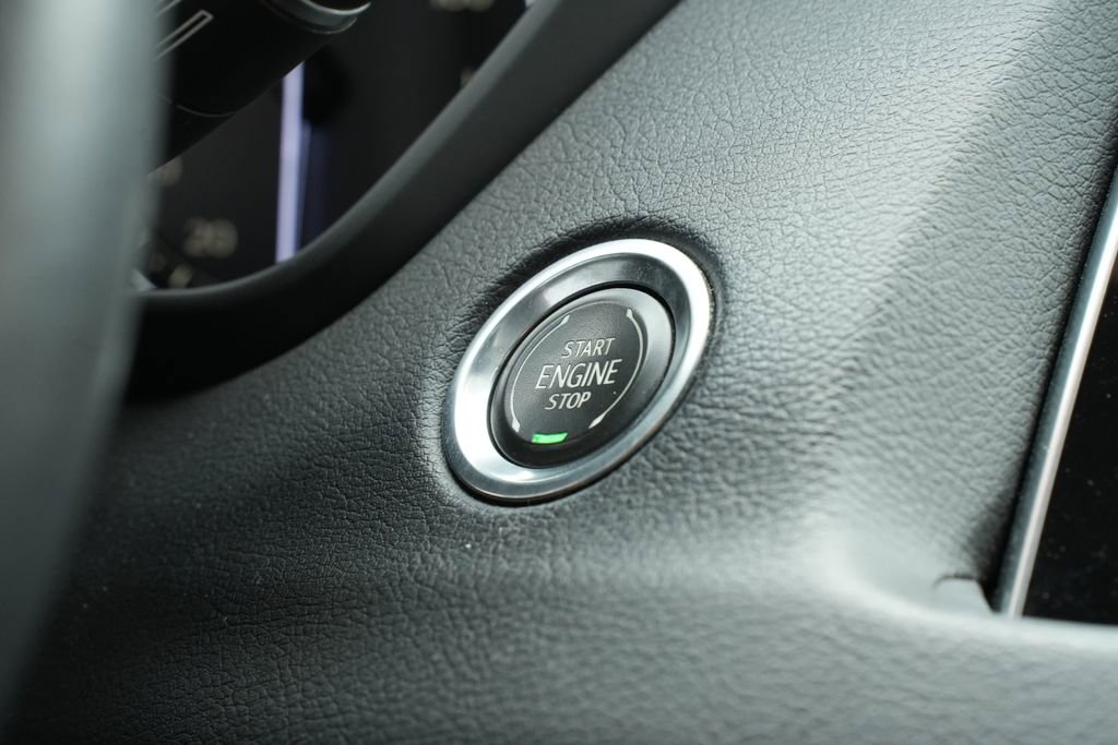 Used 2021 Cadillac XT4 Premium Luxury image 13