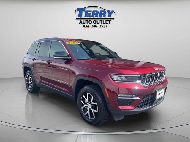 Used 2025 Jeep Grand Cherokee Limited AWD/4WD image 2