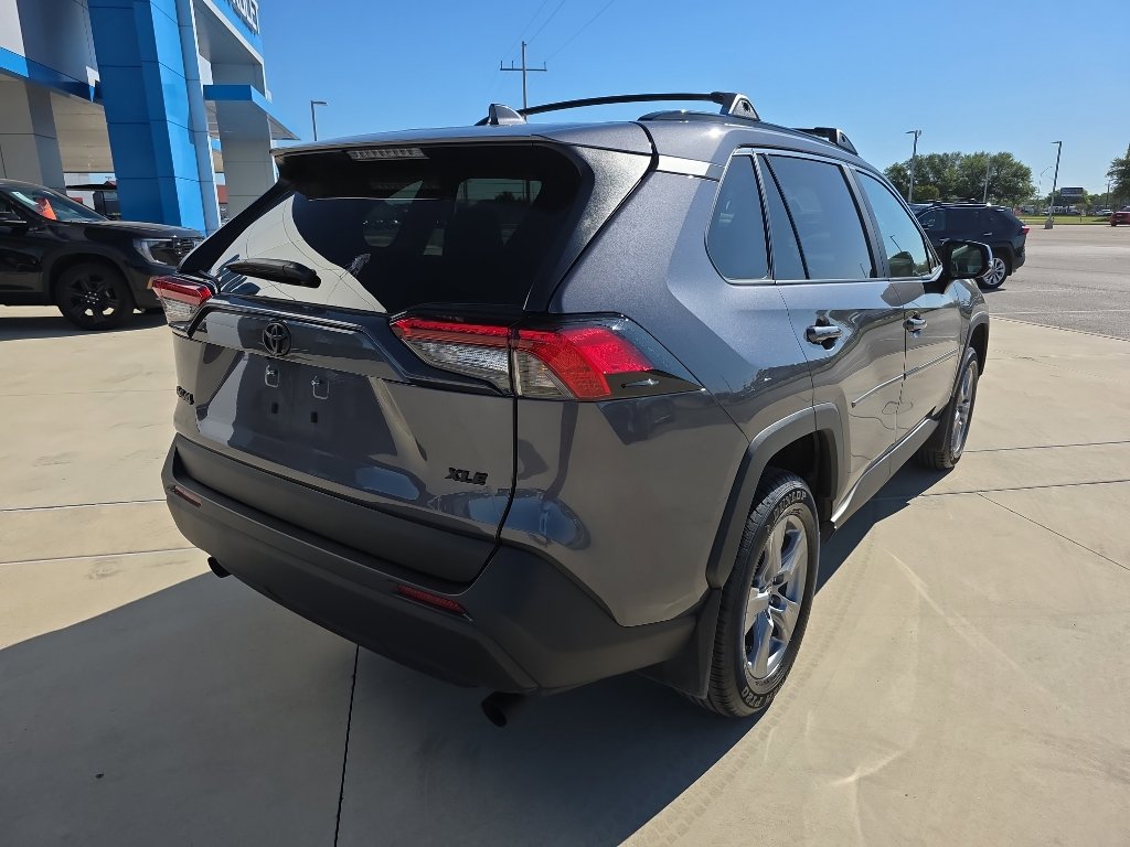 Used 2025 Toyota RAV4 XLE w/ Convenience Package FWD image 19