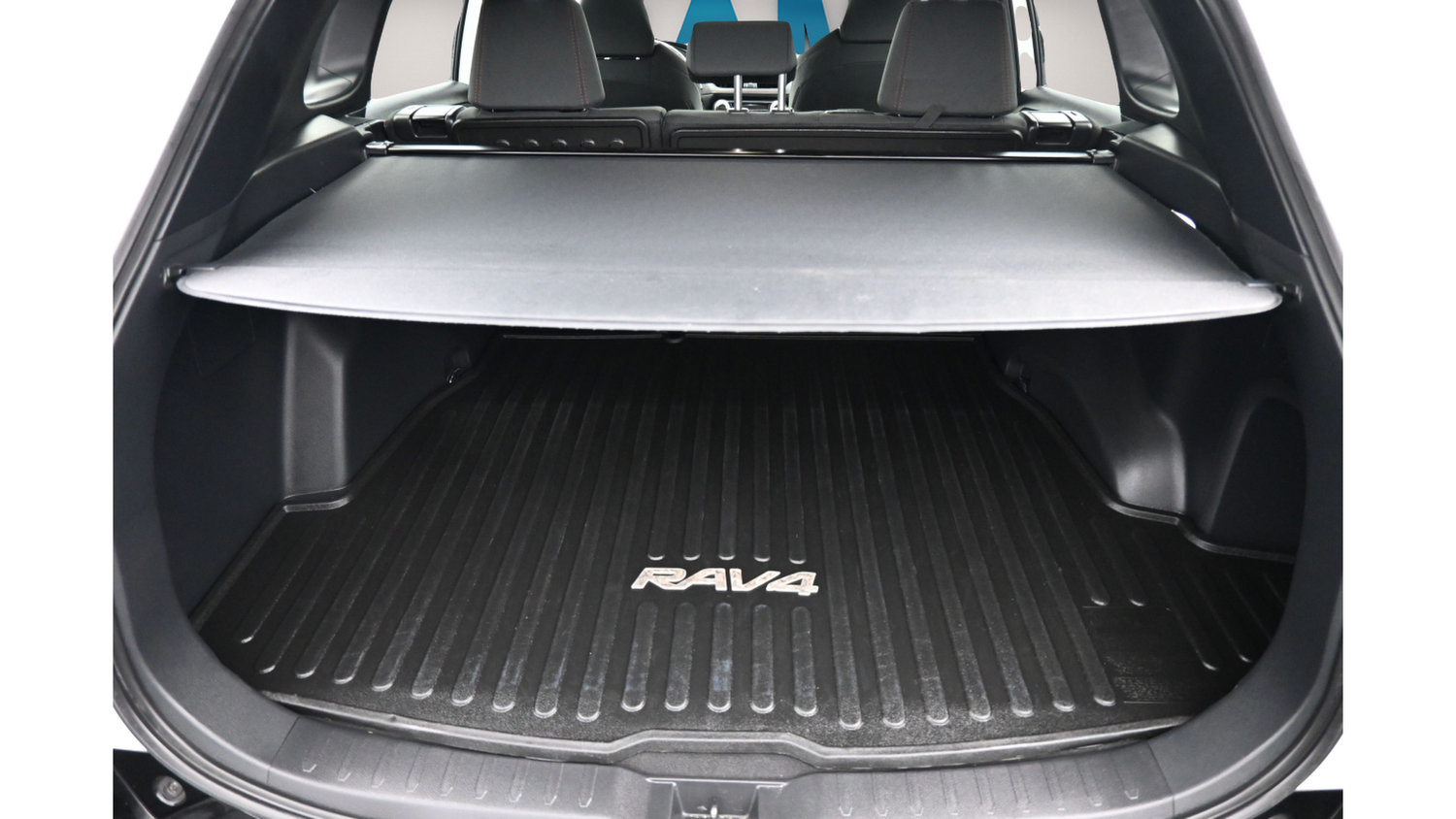 Used 2023 Toyota RAV4 SE w/ Weather & Moonroof Package AWD/4WD image 29