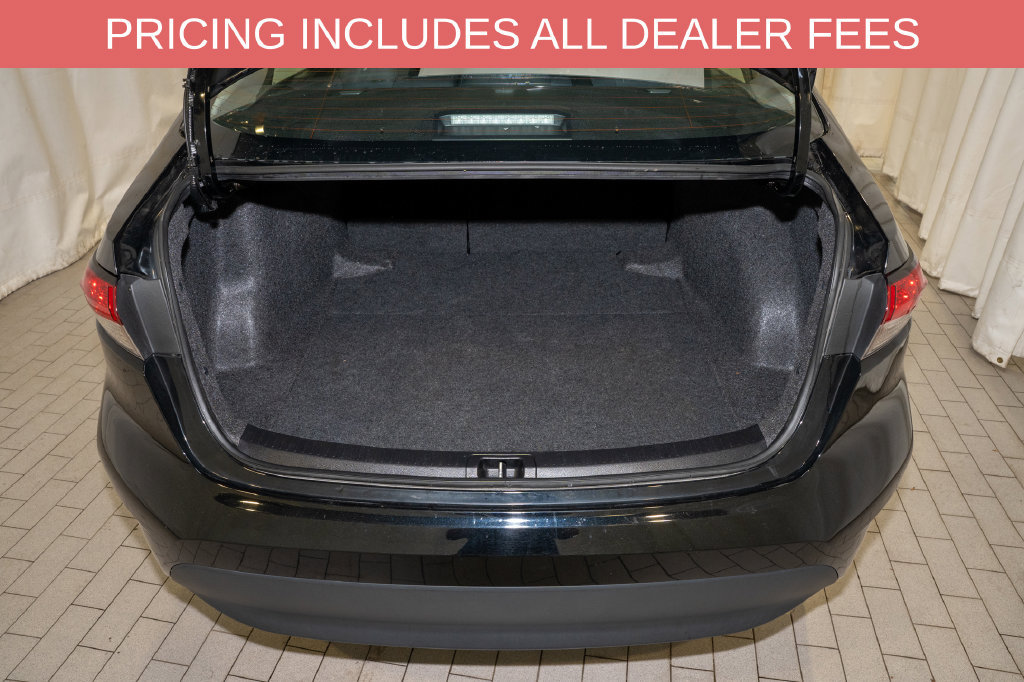 Used 2025 Toyota Corolla LE FWD image 5