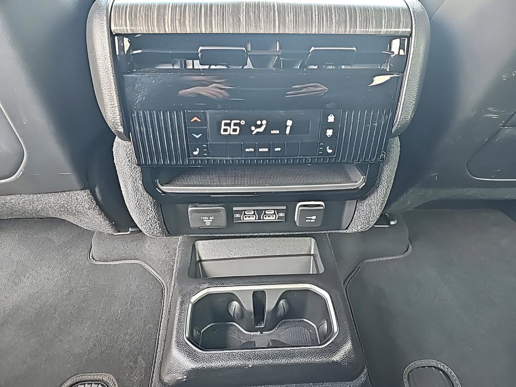 Used 2024 Jeep Wagoneer Series III AWD/4WD image 28