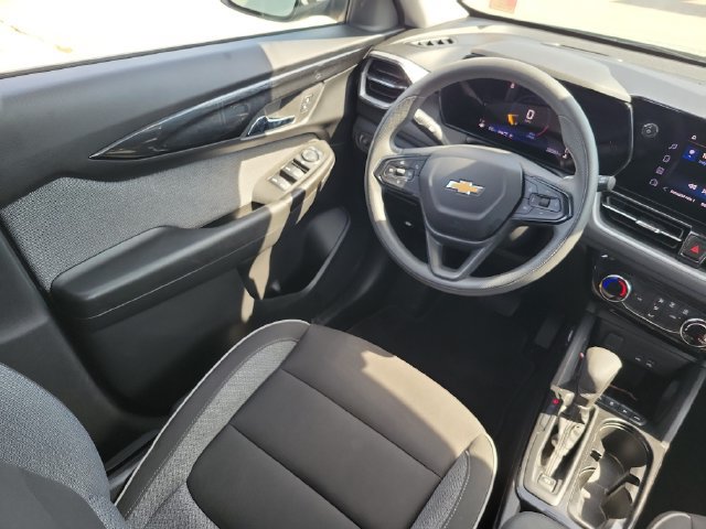 Used 2025 Chevrolet TrailBlazer LT AWD/4WD image 13