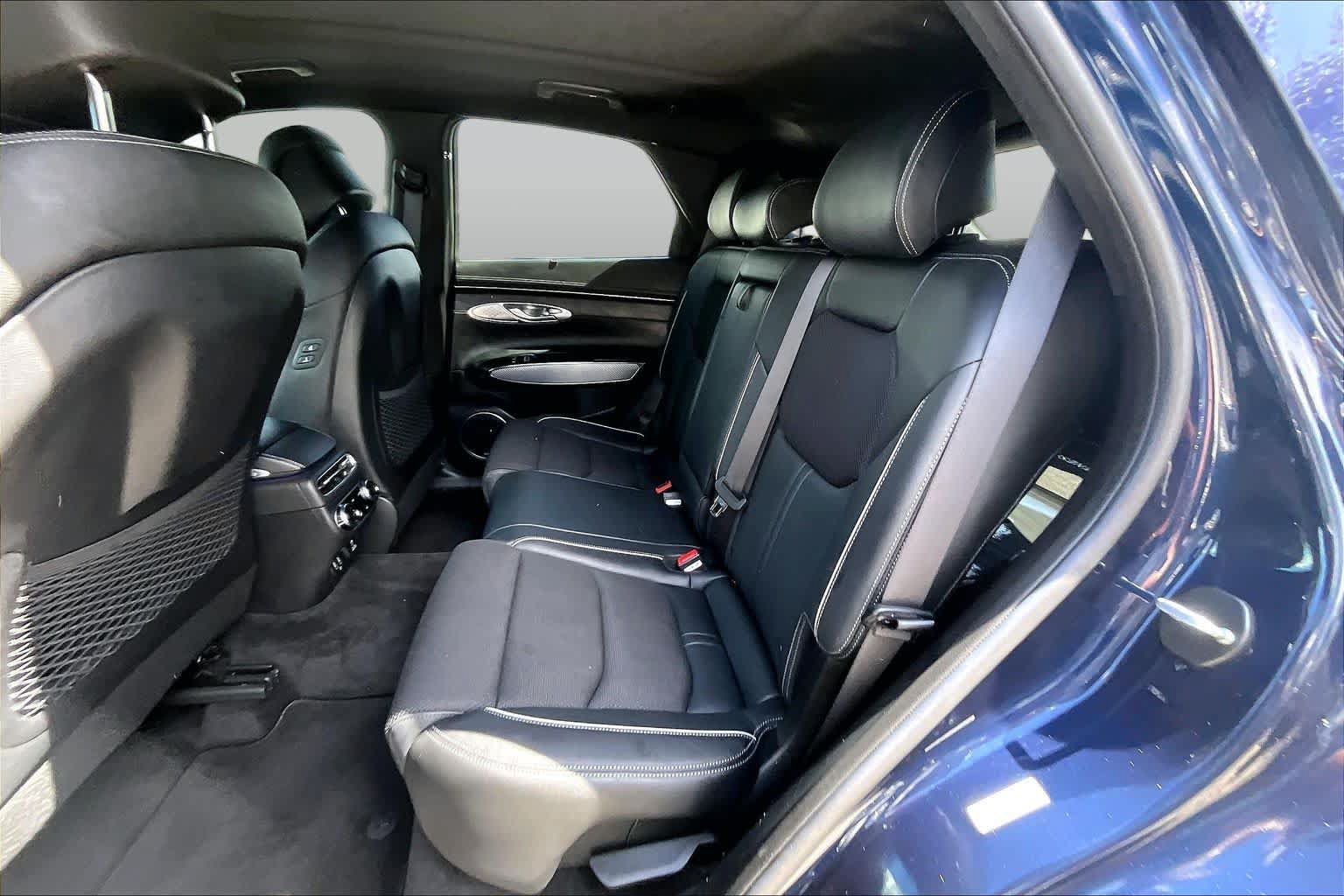 Used 2023 Genesis GV70 2.5T w/ Sport Prestige Package AWD/4WD image 21