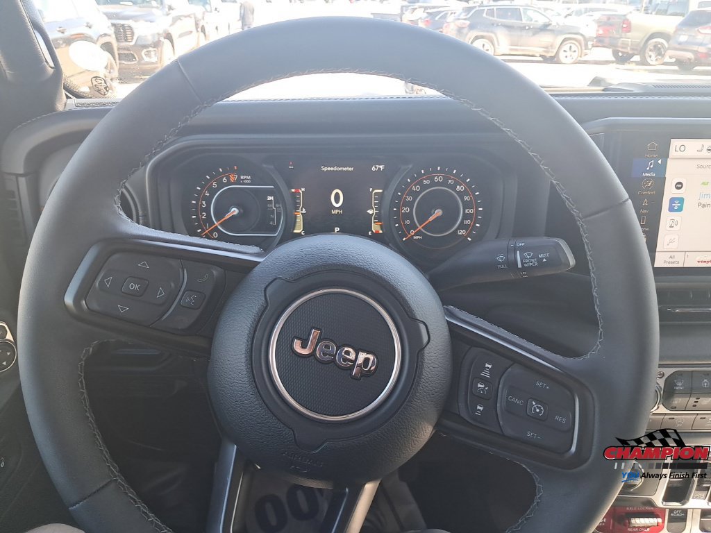 Used 2025 Jeep Gladiator Mojave AWD/4WD image 28
