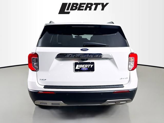 Used 2022 Ford Explorer XLT w/ Equipment Group 202A image 6