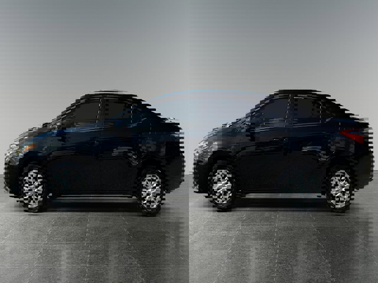 Used 2014 Toyota Corolla L FWD image 2