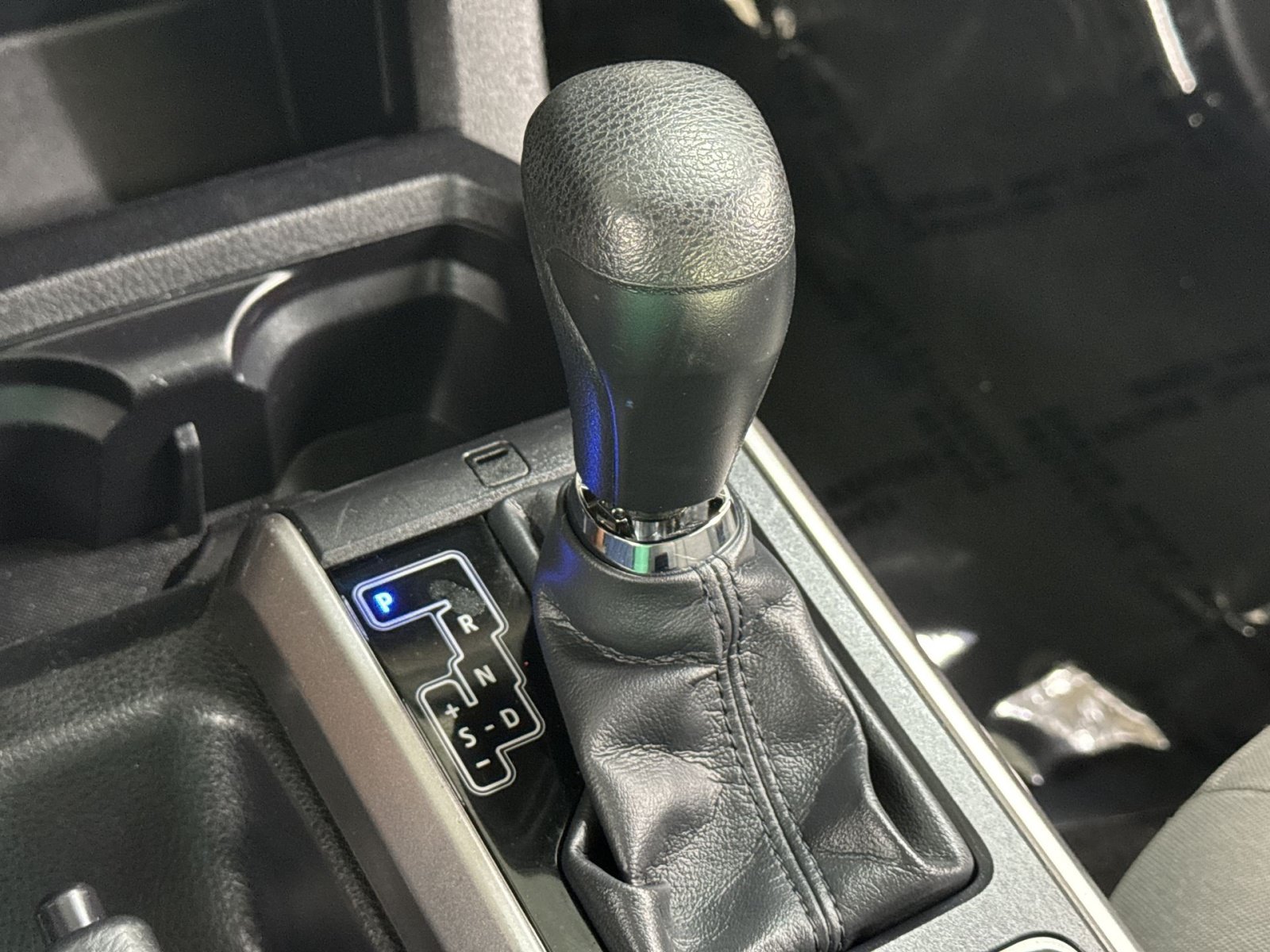 Used 2022 Toyota Tacoma SR5 AWD/4WD image 34