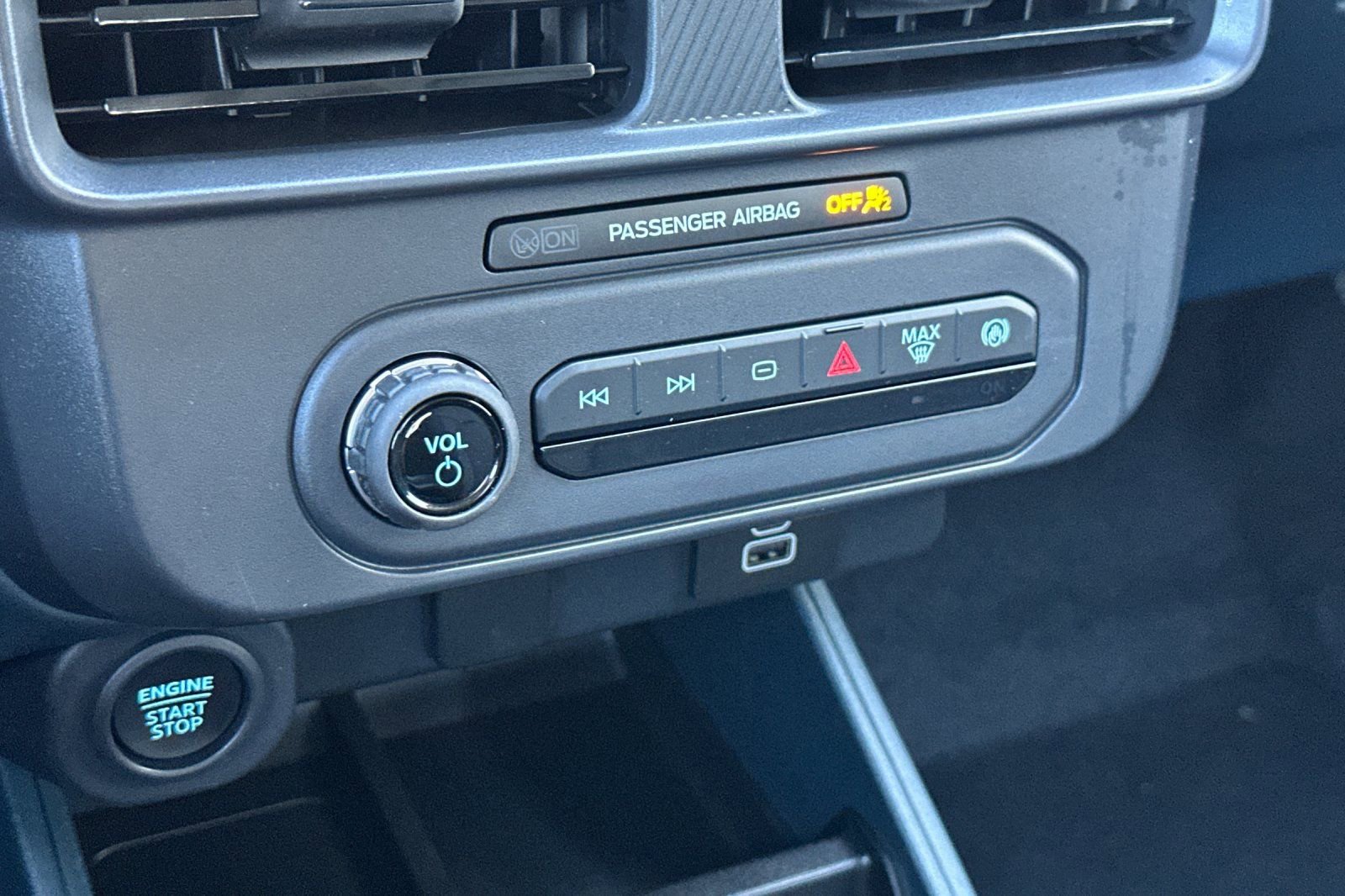 New 2025 Ford Maverick XLT w/ XLT Luxury Package image 19