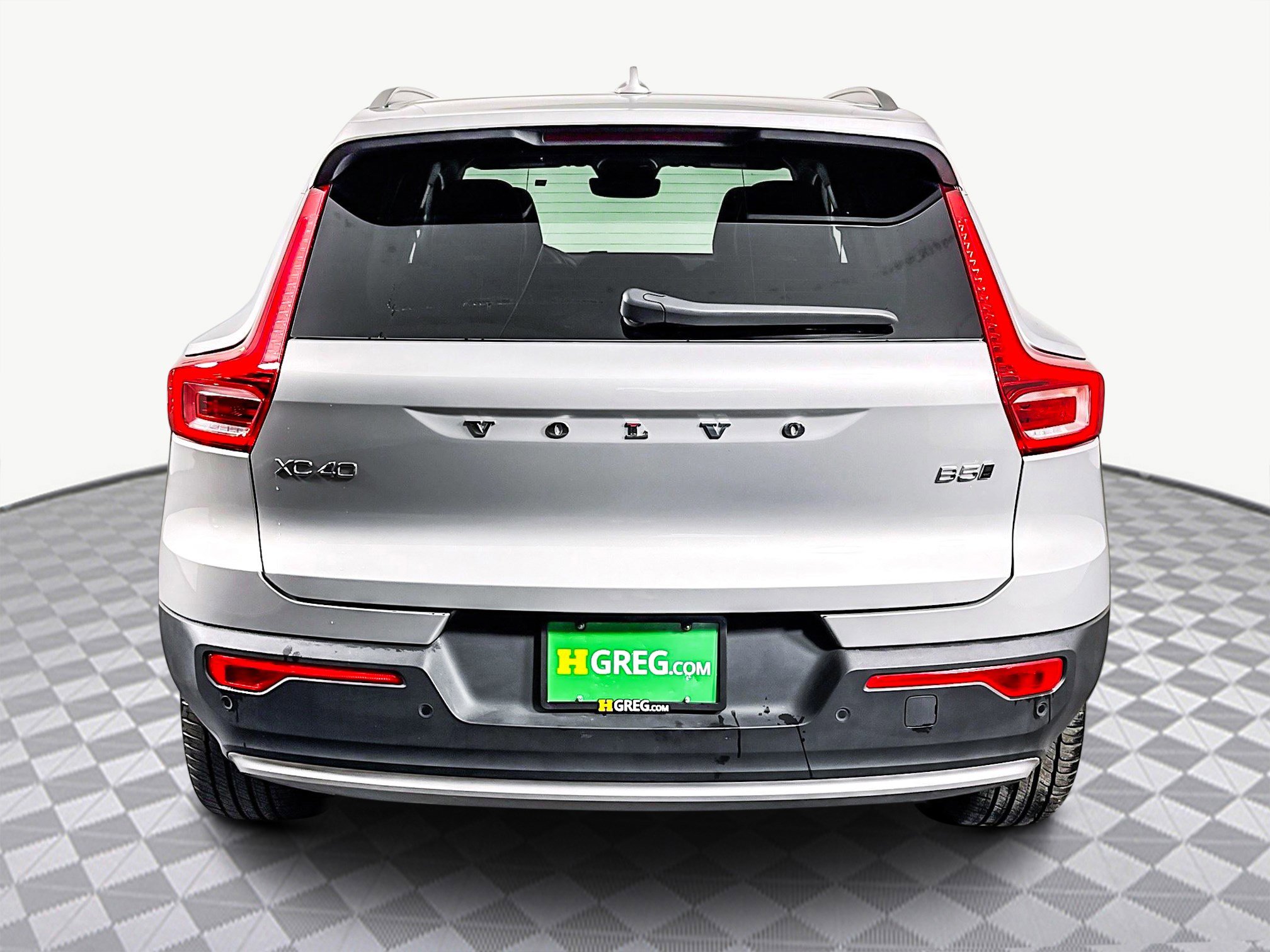 Used 2025 Volvo XC40 B5 Core image 8