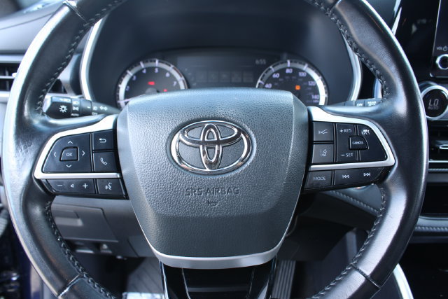 Used 2024 Toyota Highlander XSE FWD image 17