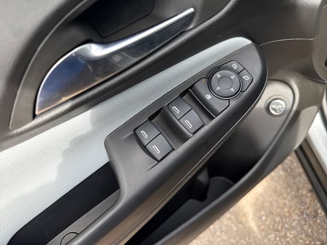 Used 2025 Buick Envista Preferred w/ Convenience II Package FWD image 11