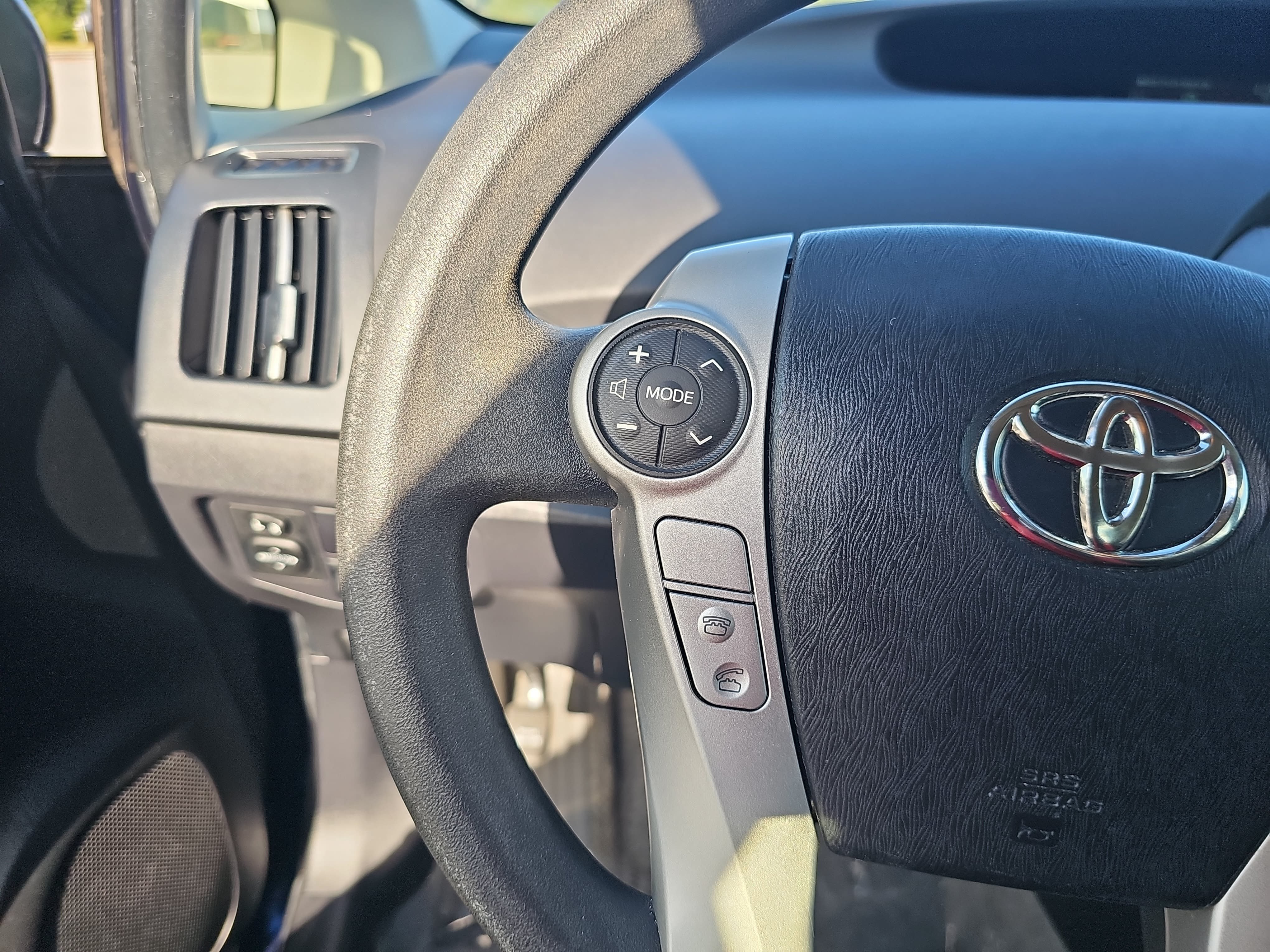 Used 2015 Toyota Prius Two FWD image 17