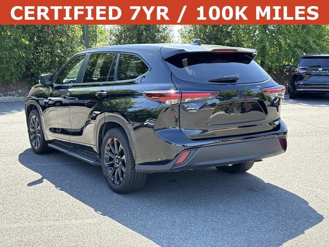 Used 2024 Toyota Highlander LE FWD image 4