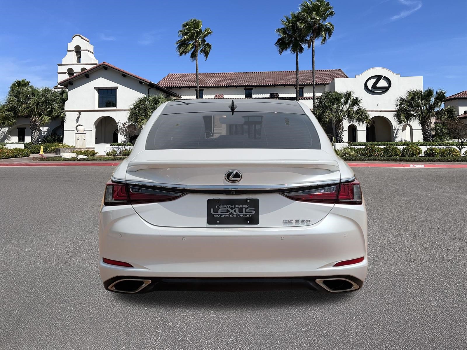 Certified 2024 Lexus ES 350 Ultra Luxury w/ Accessory Package (Z2) FWD image 3