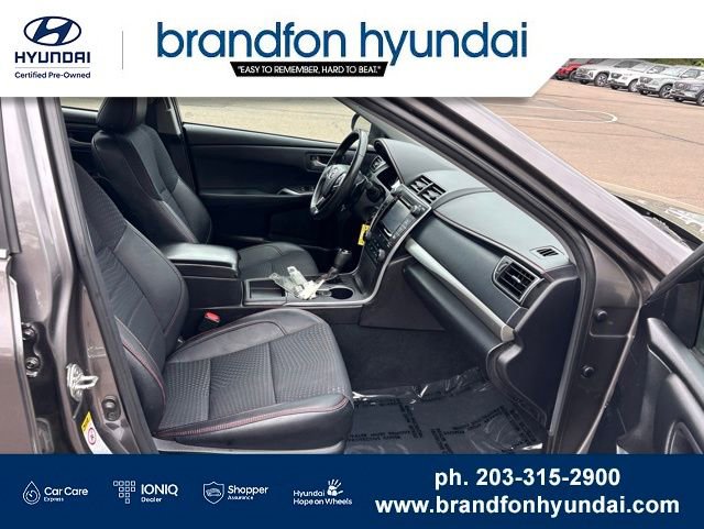 Used 2015 Toyota Camry SE w/ Moonroof Package FWD image 27