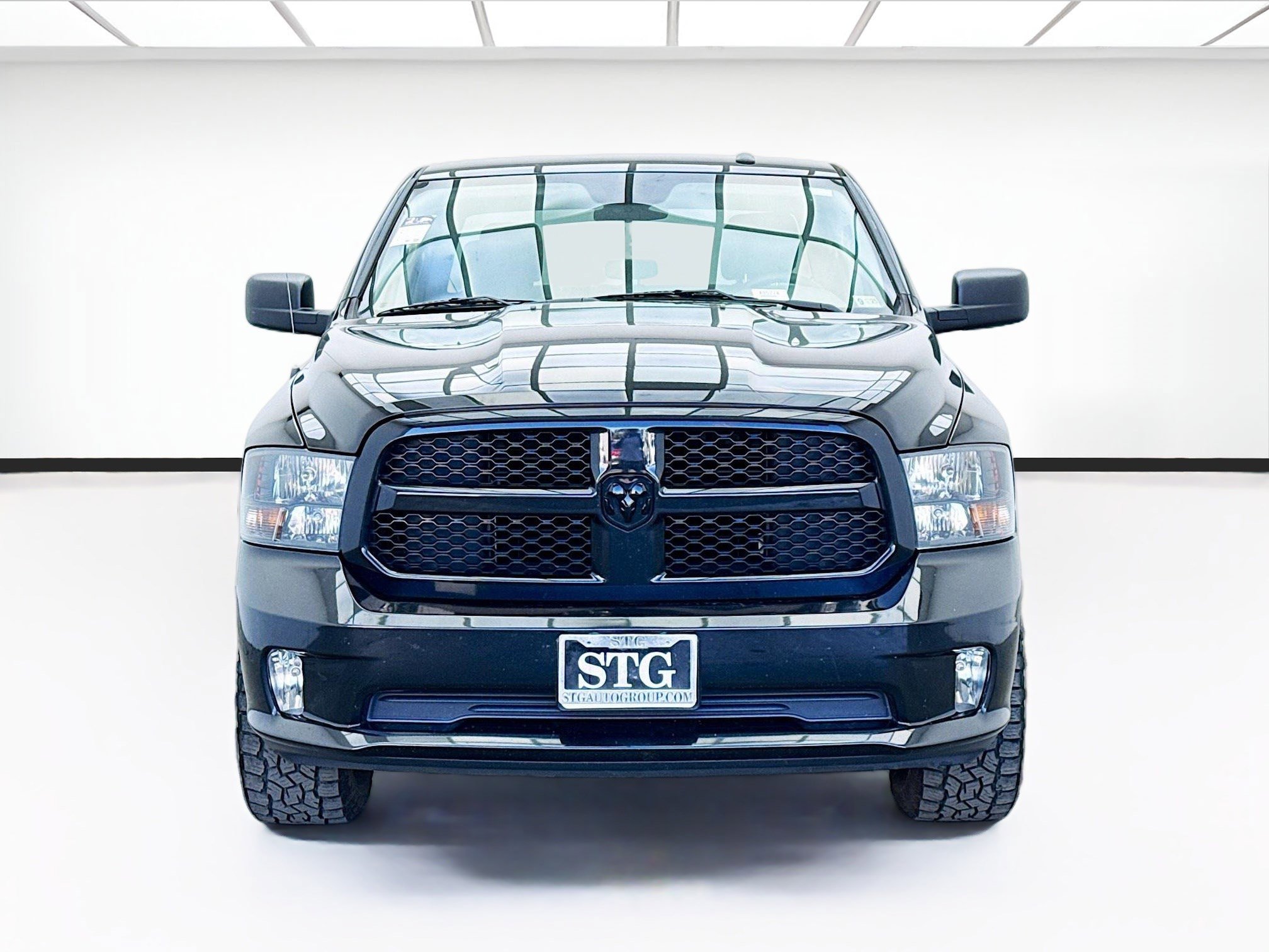 Used 2018 RAM 1500 Express w/ Black Ram 1500 Express Group image 2