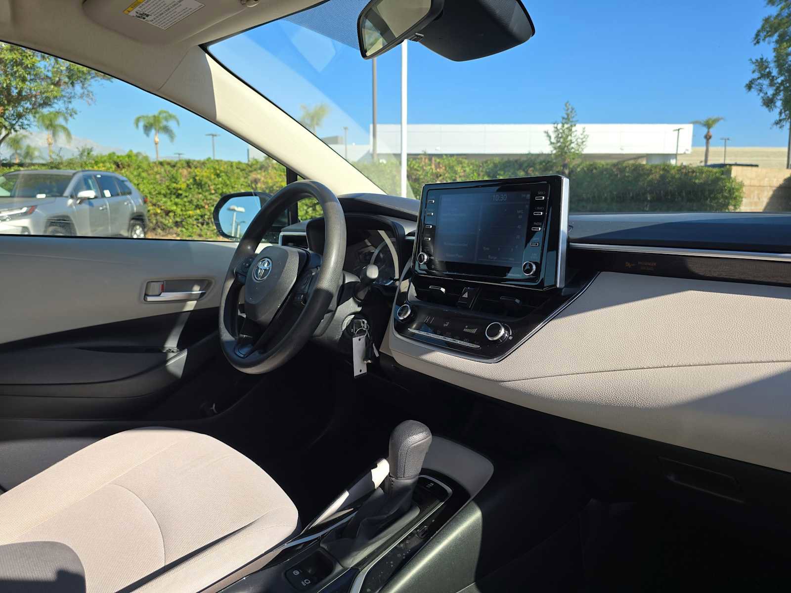 Used 2021 Toyota Corolla LE image 10