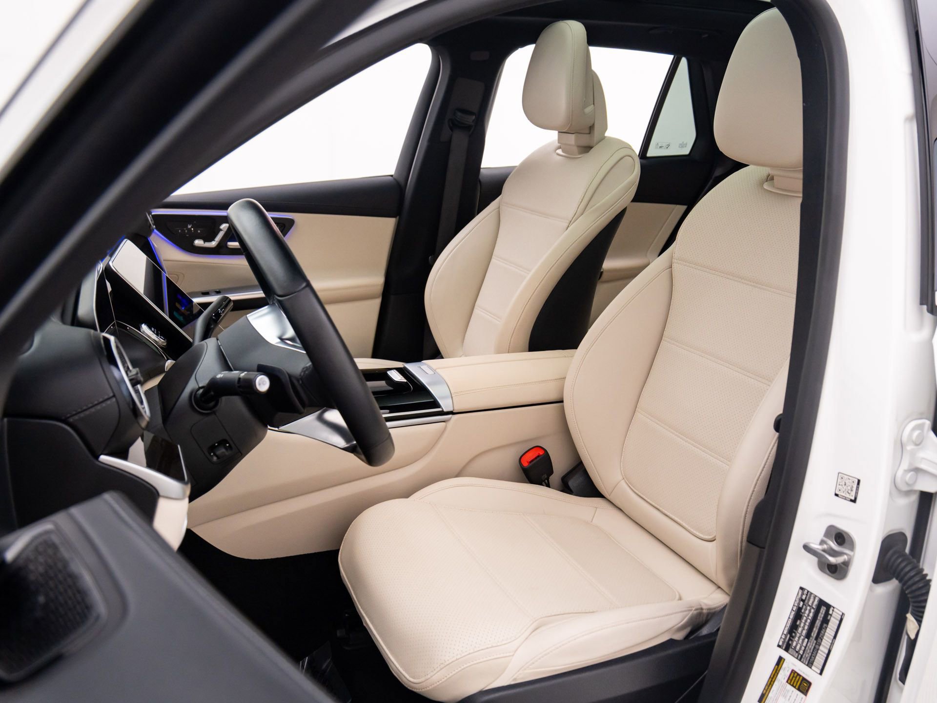 Certified 2025 Mercedes-Benz GLC 300 4MATIC image 15