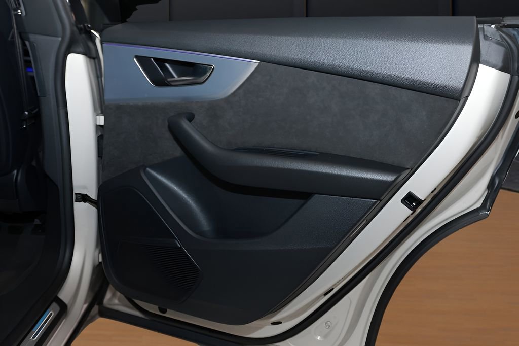 Used 2021 Audi SQ8 Premium Plus w/ SQ8 Black Optic Package image 20