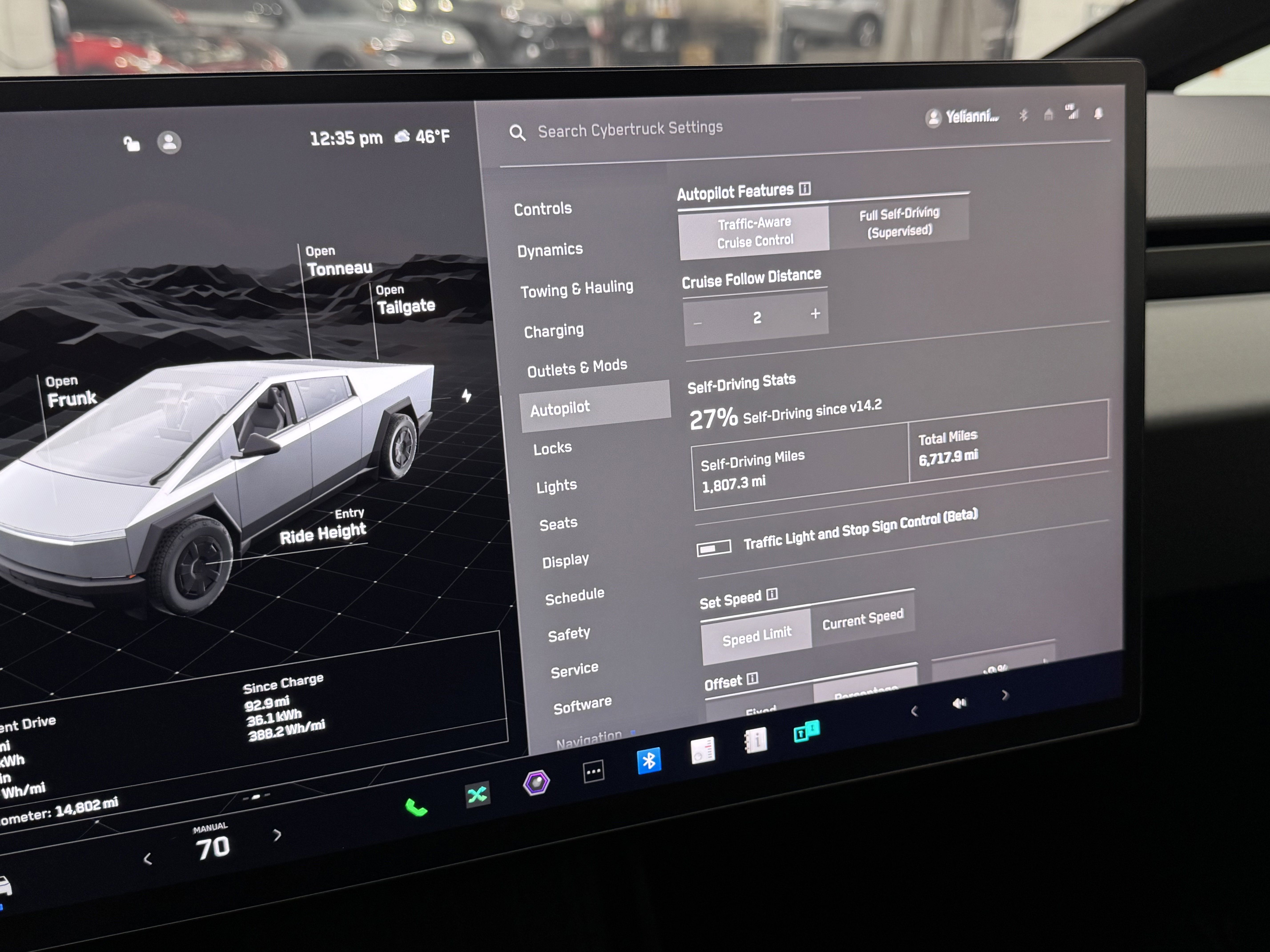 Used 2025 Tesla Cybertruck AWD Crew Cab image 28