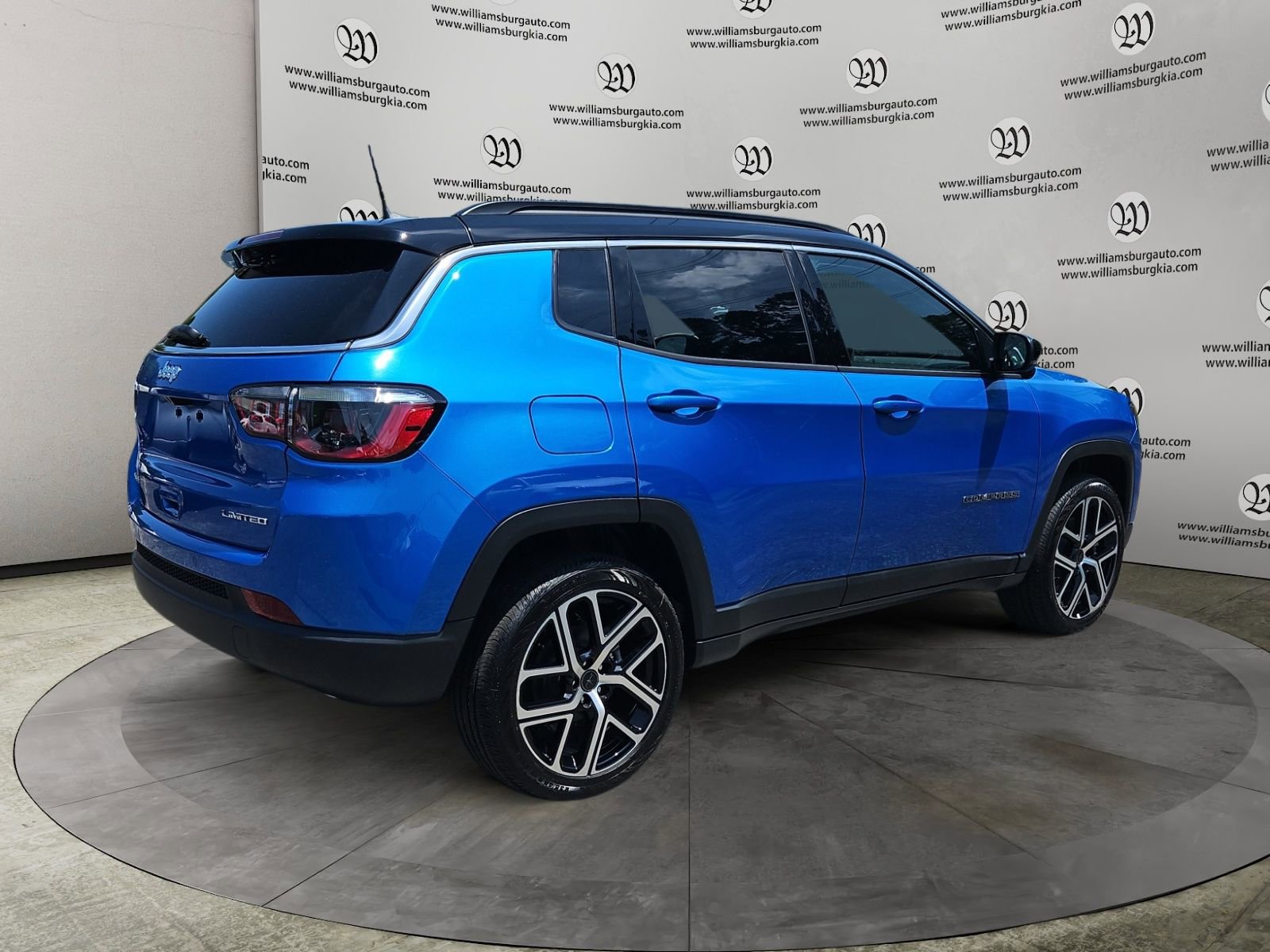 New 2025 Jeep Compass Limited image 5