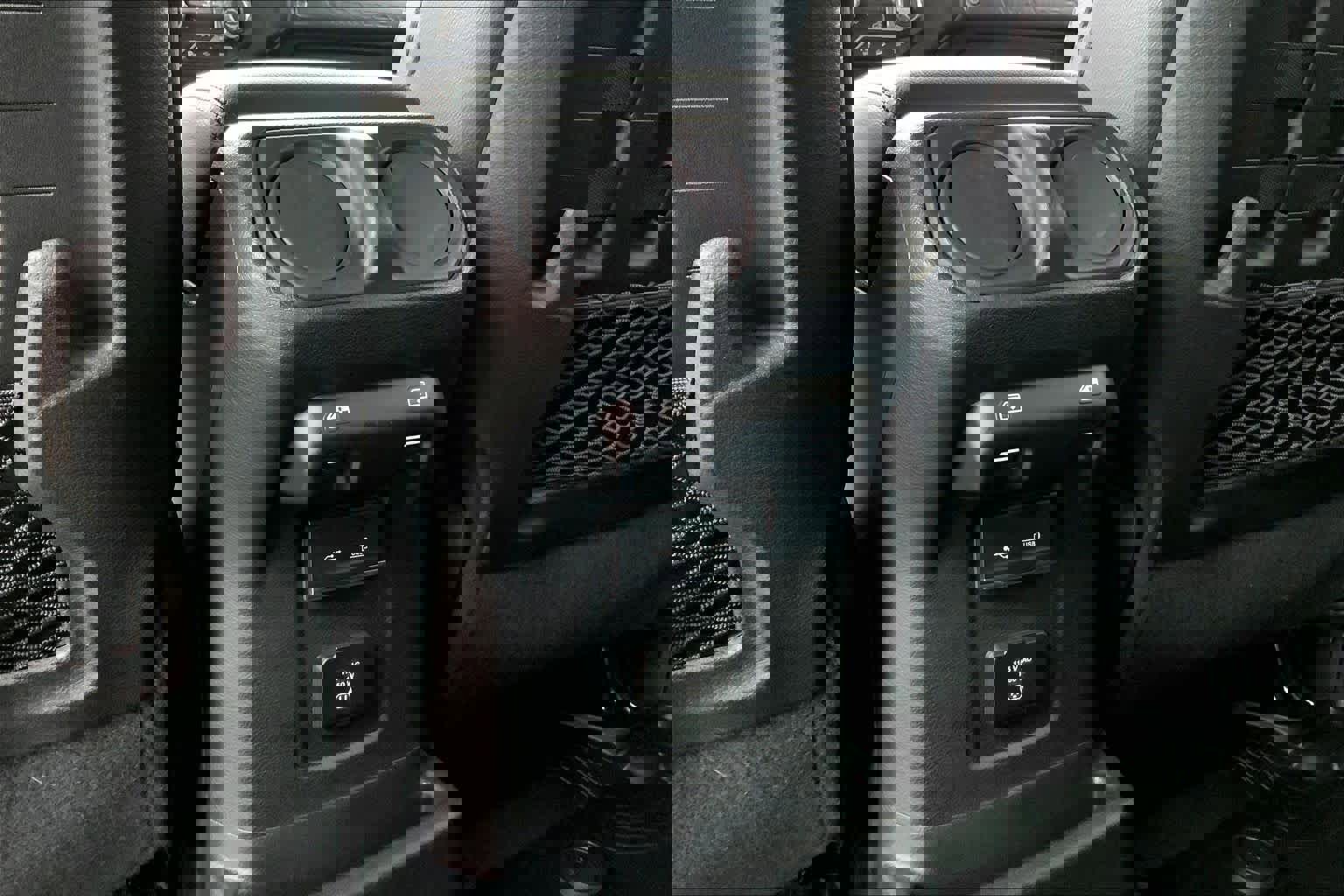 Used 2020 Jeep Wrangler Unlimited Rubicon AWD/4WD image 35