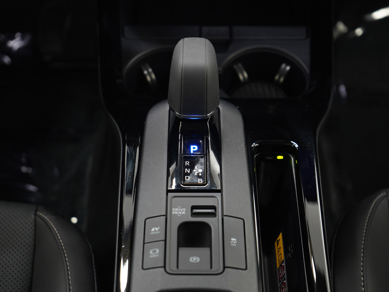 Used 2025 Toyota Prius Nightshade image 18