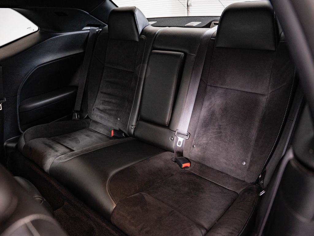 Used 2017 Dodge Challenger R/T Scat Pack w/ Leather Interior Group RWD image 38