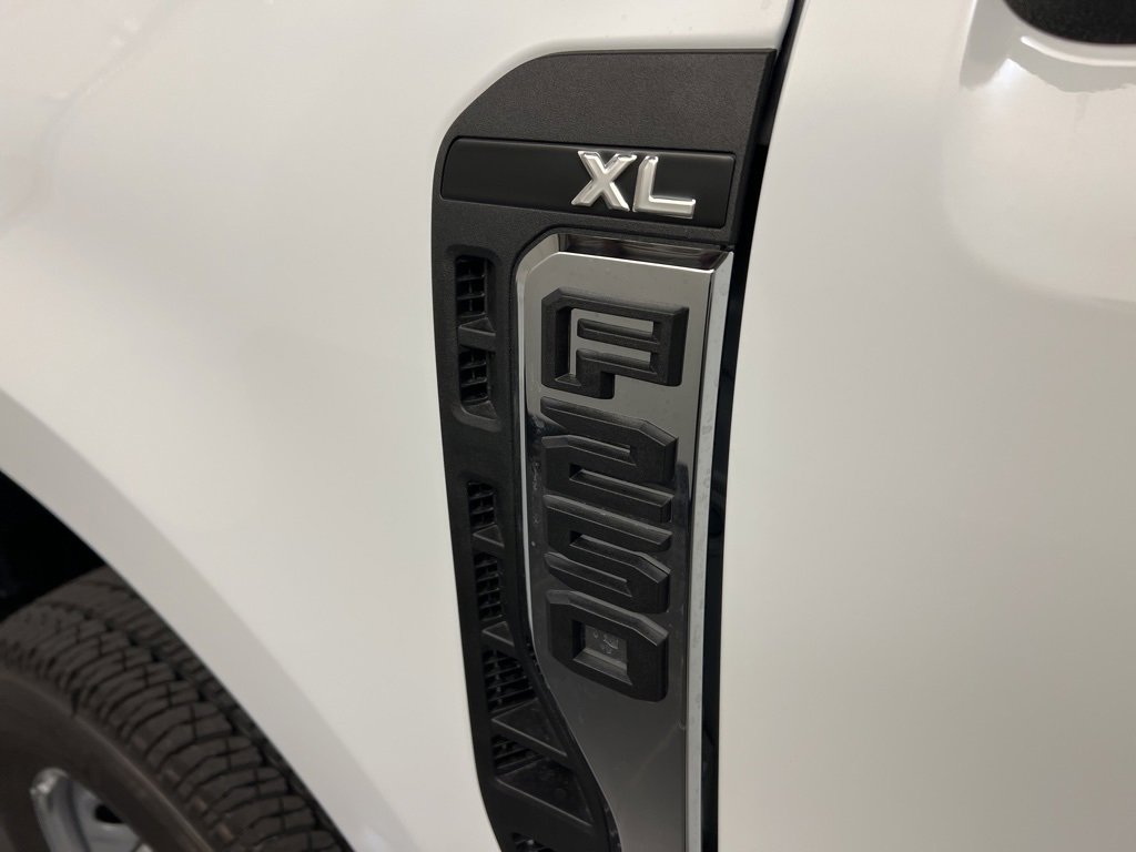 New 2026 Ford F250 XL w/ XL Chrome Package image 27