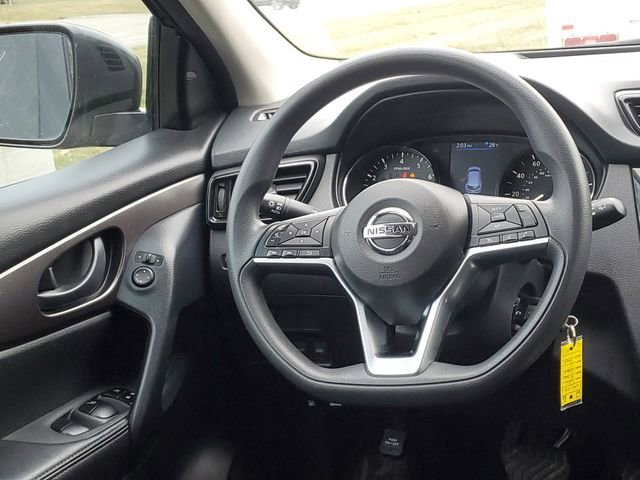 Used 2021 Nissan Rogue Sport S image 23