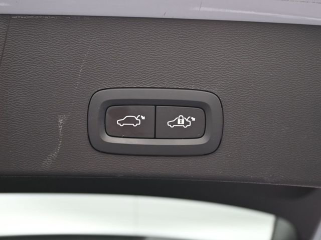 Used 2024 Volvo XC40 B5 Core AWD/4WD image 28