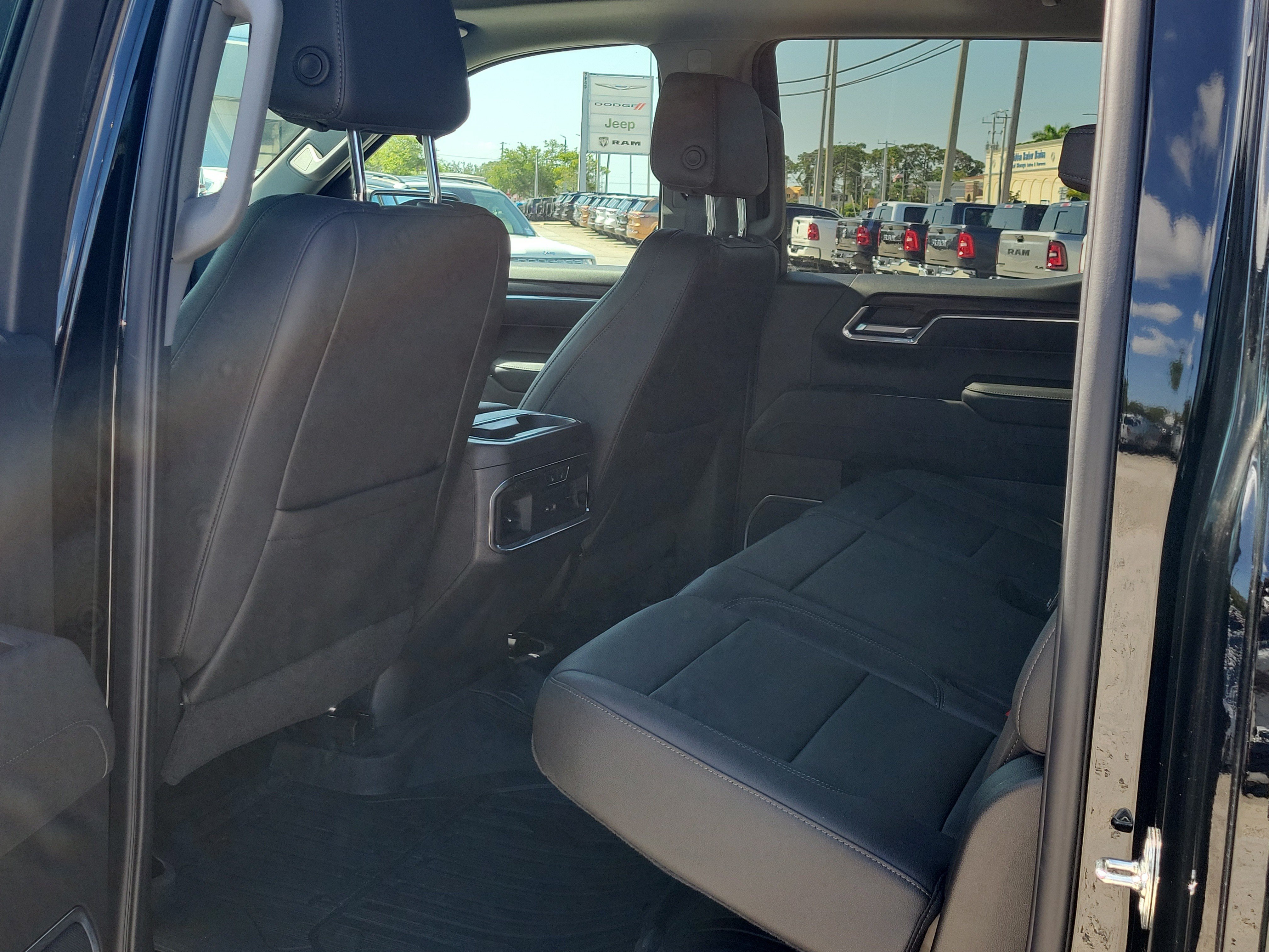 Used 2026 GMC Sierra 1500 SLT w/ SLT Premium Package AWD/4WD image 13