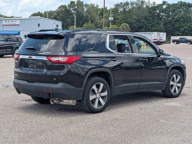 Used 2021 Chevrolet Traverse LT w/ LT Premium Package FWD image 5